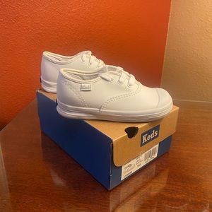 BRAND NEW Girls Jed’s Champ Toe Cap White Lea Size 8.5S